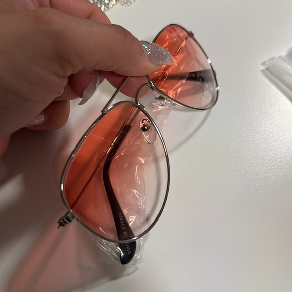 ❤ ❤ Sunglasses❤ ❤ - Picture 2 of 3